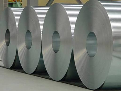 Vinçle taşınan metal rulo